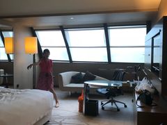 -上海滴水湖皇冠假日酒店