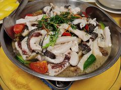大头鱼无骨鱼身-将军陂美食山庄·瓦缸炭烧鸡