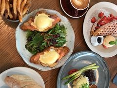 -ROAST coffee & eatery