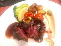 炭烤牛排配土豆仔及时蔬-WOLFGANG PUCK KITCHEN & BAR(迪士尼小镇店)
