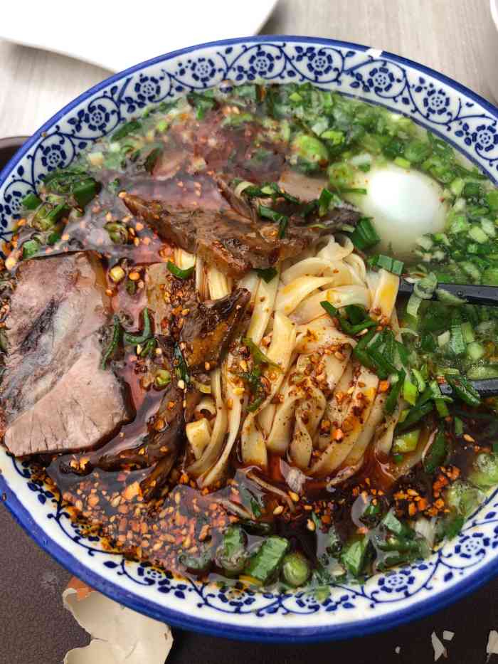 探店小记之德海牛肉面这家店离得比较近,又是24小时营业,所以,有天下