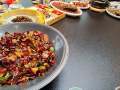 -有红鸡毛店·川菜(建设路店)