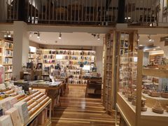 -猫的天空之城概念书店(苏州平江店)