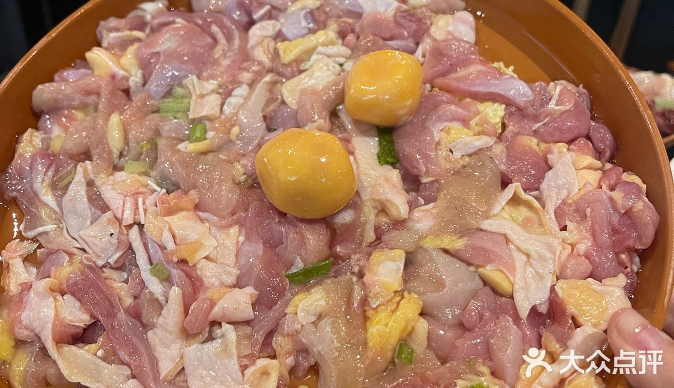 温暖橙调鸡肉尝鲜记