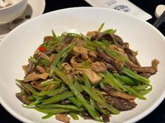 扁豆丝炒鹿茸菇-闽和南(深圳万象城店)