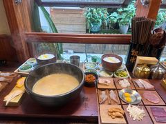 -银米·云南传统过桥米线(双廊黑金冠店)