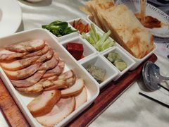 大饼熏肉-珊海荟海鲜楼·天津菜·海肠捞饭·皮皮虾锅贴王(佛罗伦萨店)