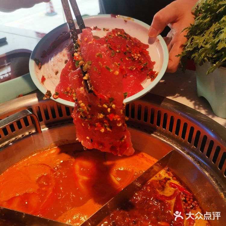 西安城墙根下🏰正宗的成都老火锅🔥，舌尖上的川渝美食！