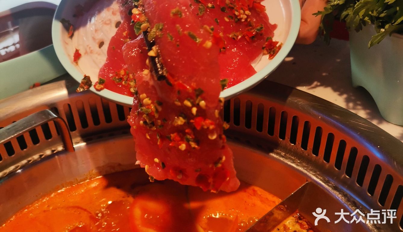 西安城墙根下🏰正宗的成都老火锅🔥，舌尖上的川渝美食！