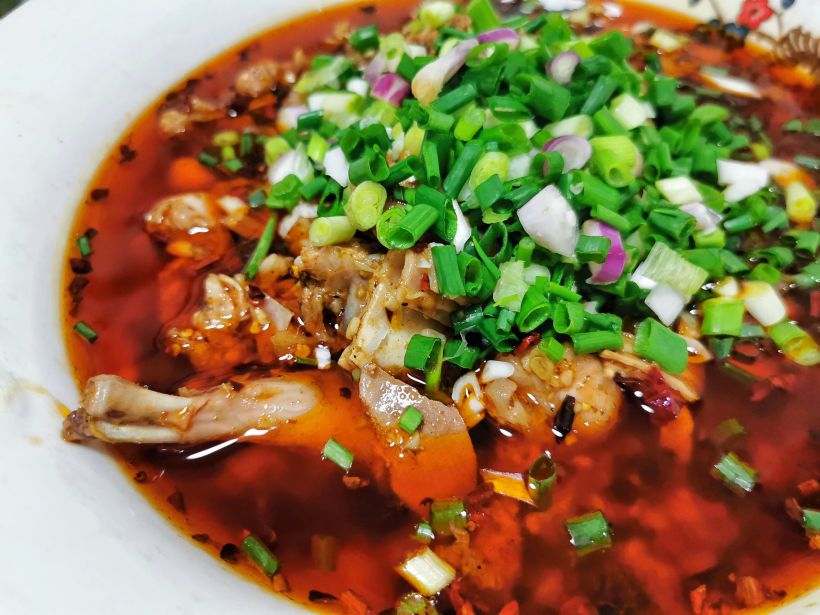 本来热拌兔就是江津的特色菜,加上这家店是一个老字号,热拌兔更是最为