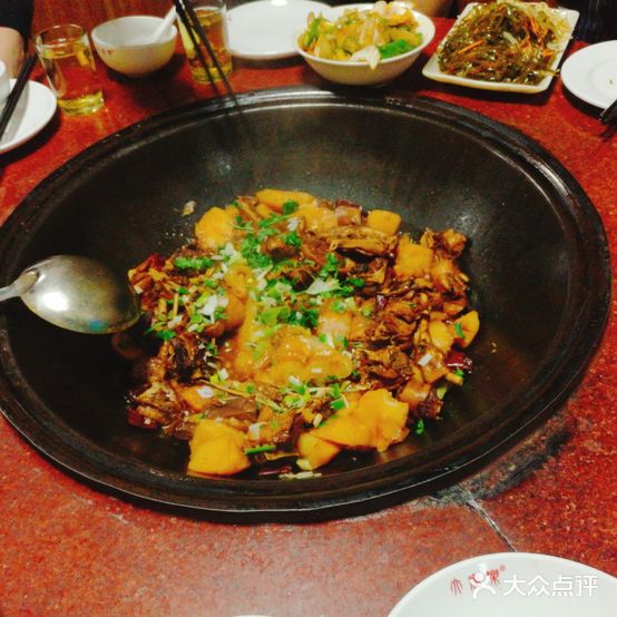 溢香源铁锅炖活鱼笨鸡(北辰社区店)