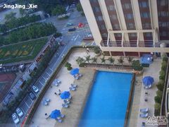 楼顶的露天泳池-广州中国大酒店
