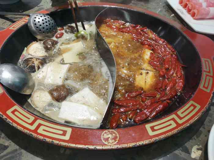 渝城味都重庆火锅老字号(大全景店)-"跑到武汉来,朋友的弟弟找的店,吃