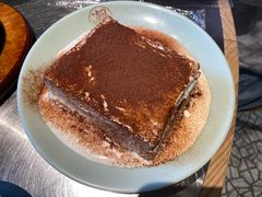 漏奶滑-潮界(虹桥新天地店)