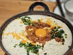 -帅巴人舅母子腊蹄民俗村