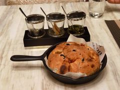 餐前面包-郑州希尔顿酒店·阿米奇意大利餐厅