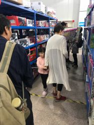 -逝水玩具折扣店