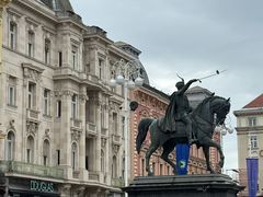 -耶拉契奇总督广场