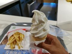 圆筒冰淇淋-麦当劳(杭州东站高铁店)