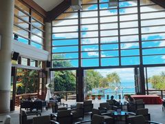 -亚龙湾喜来登·美景台大堂吧