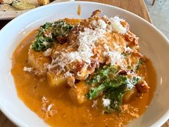 -ROAST coffee & eatery