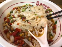 辣椒小鲜肉米粉-呷佬·长沙手工米粉(金沙江路店)