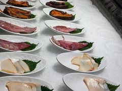 -雍容荟帝王蟹活龙虾展台自助(IFS黑金店)
