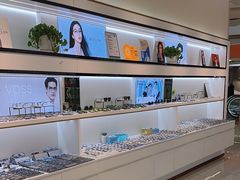 -J-Optical佳视明眼镜·蔡司视觉(青岛金茂览秀城店)