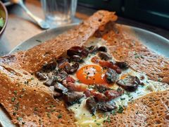 鸡蛋蘑菇熏肉荞麦可丽饼-RAC BAR(安福路店)