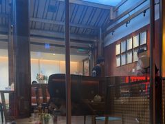-阿瓦山寨·湘菜现炒·剁椒鱼头王(咸阳总店)