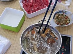 -杨老板·海鲜集市火锅·鲜切牛肉(中防万宝店)