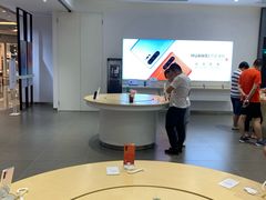 -华为授权体验店(中山公园来福士)