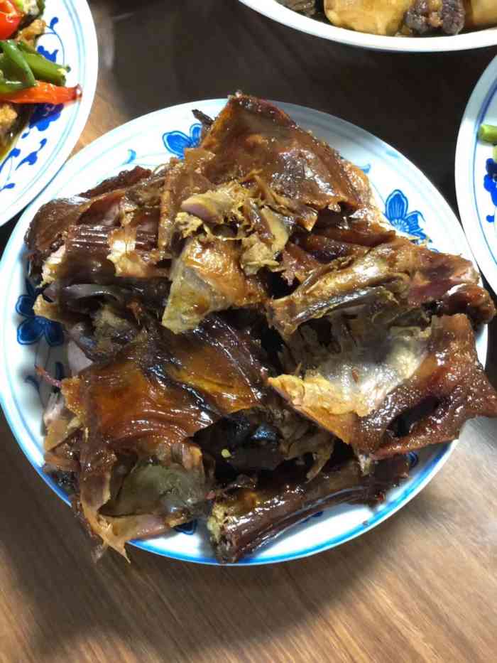 向塘机务段酱鸭(莲塘店)-"1个位置有两家机务段酱鸭店,看了半天不知.