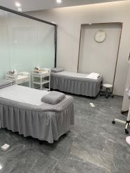 -苗方清颜专业祛痘·皮肤管理