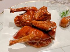 脆皮乳鸽-新荣记(BFC外滩金融中心店)