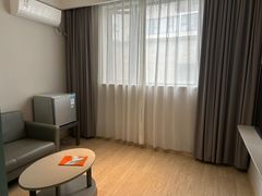 -白玉兰酒店(上海田子坊马当路地铁站店)