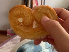 小蝴蝶酥-上海哈尔滨食品厂(淮海中路店)