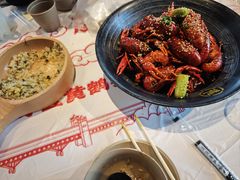 -肥肥虾庄·金牌油焖大虾(汉街SKP店)