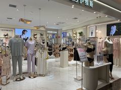 -王府井百货熙地港店