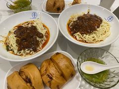 -李与白包子铺(桐梓林店)