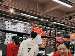 -NIKE上海青浦优选体验店