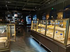 面包甜点陈列柜-黑草莓(重庆路店)