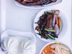 -同济大学本部学苑饮食广场