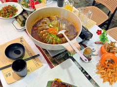 -刘姐啤酒鱼民族演艺餐厅(西街总店)