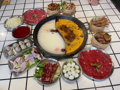 -鹿鸣山草本茶香火锅(园西路店)