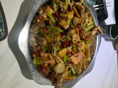 干锅牛蛙-馋嘴蛙火锅