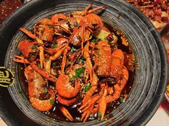 -肥肥虾庄·金牌油焖大虾(汉街SKP店)