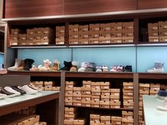 -UGG(燕莎奥特莱斯购物中心店)