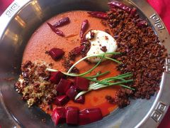 -山城年华老火锅(玉林店)