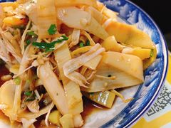 凉拌芭蕉花-蜗牛小馆醉乡民谣云南菜(惠新西里店)